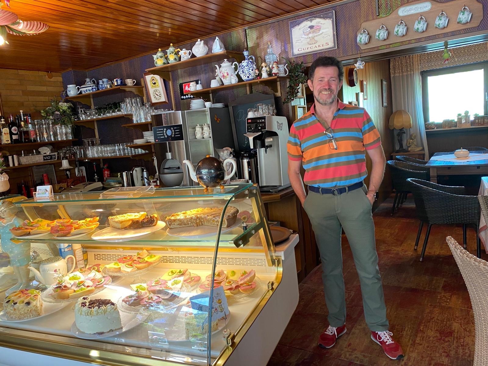 Inhaber Renato do Nascimento im Café Heide